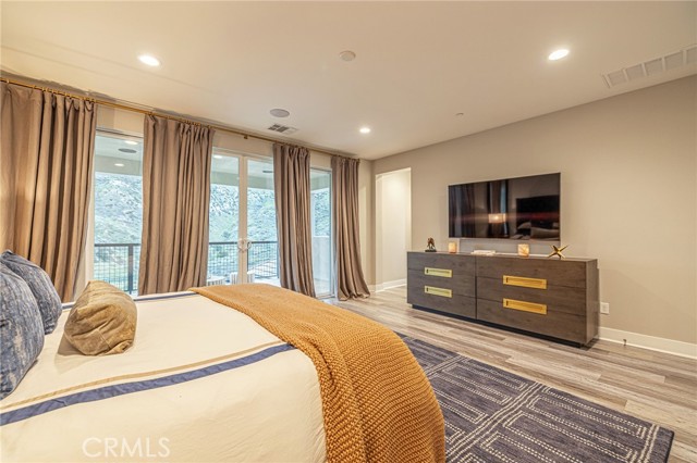 Detail Gallery Image 25 of 67 For 25035 Hidden Willow, Canyon Country,  CA 91387 - 5 Beds | 4 Baths