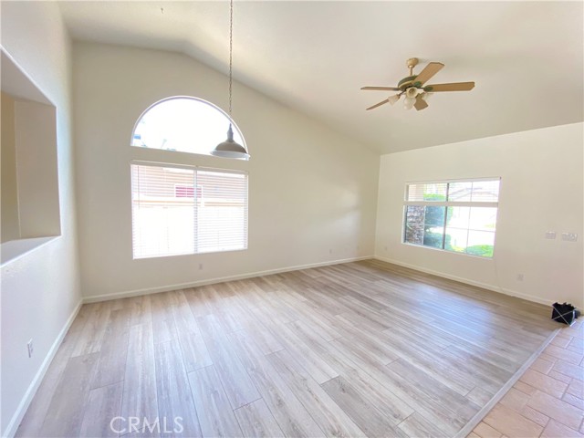 28562 Brige Water Lane, Menifee CA: https://media.crmls.org/medias/9529d0f2-4d79-4b0d-89d4-4d9e5ca4d0c3.jpg