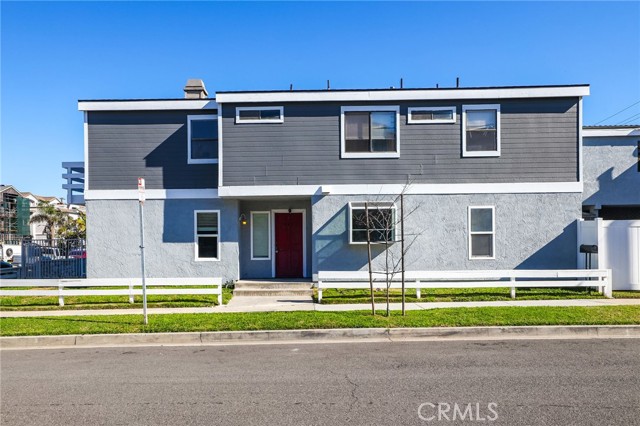 Detail Gallery Image 3 of 16 For 502 12th, Huntington Beach,  CA 92648 - 3 Beds | 2 Baths