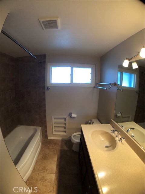 Detail Gallery Image 11 of 11 For 19572 Constellation Ln, Huntington Beach,  CA 92646 - 3 Beds | 2 Baths