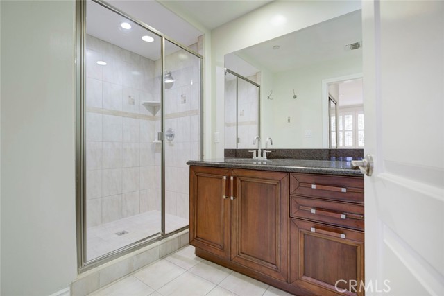 Detail Gallery Image 17 of 32 For 556 E Palm Ave #102,  Burbank,  CA 91501 - 3 Beds | 3 Baths