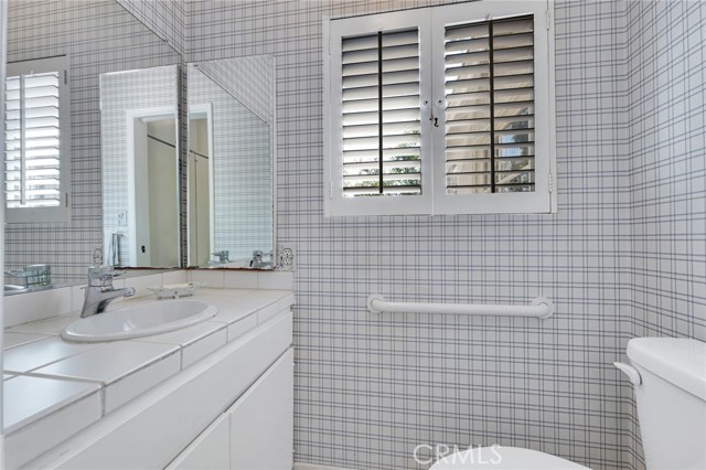 Detail Gallery Image 15 of 25 For 18313 Bessemer St, Tarzana,  CA 91335 - 3 Beds | 1 Baths