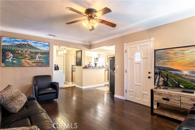 2561 E Washington Street, Carson CA: https://media.crmls.org/medias/952bfaa9-cbe0-434c-9ad2-e20f6c62254f.jpg