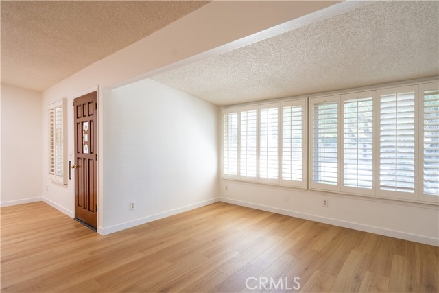 13520 El Dorado Drive, Seal Beach CA: https://media.crmls.org/medias/952c33cc-a82c-45cb-90fd-5c9e0355bb9d.jpg