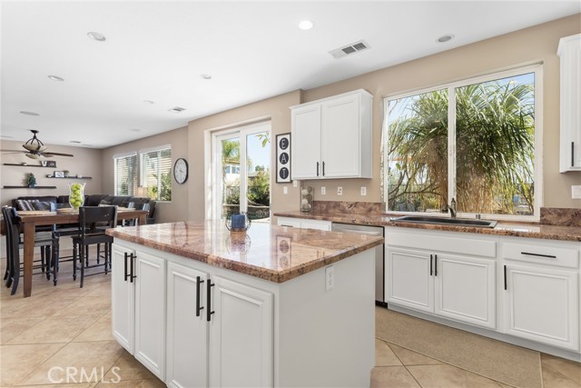 Detail Gallery Image 8 of 48 For 33741 Mckenny, Yucaipa,  CA 92399 - 5 Beds | 4 Baths