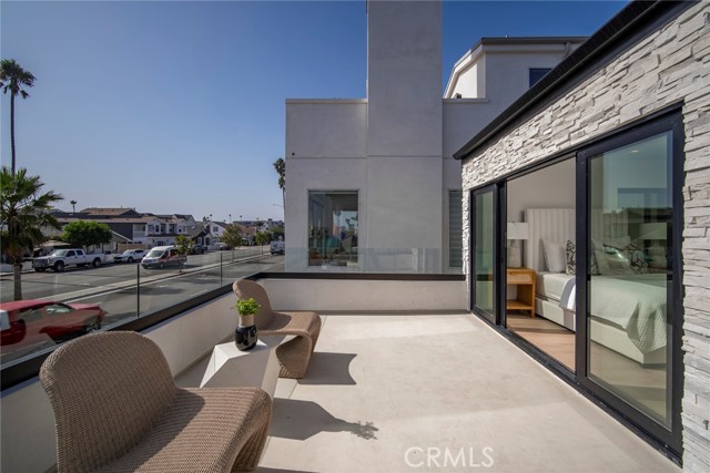 Detail Gallery Image 22 of 33 For 916 W Balboa Bld, Newport Beach,  CA 92661 - 6 Beds | 4/2 Baths