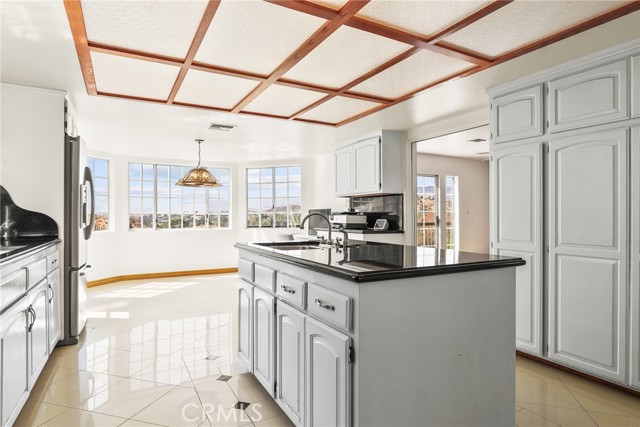 Detail Gallery Image 10 of 47 For 9658 Wheatland Ave, Sunland,  CA 91040 - 4 Beds | 4 Baths