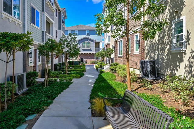 Detail Gallery Image 2 of 39 For 4326 Canyon Coral, Yorba Linda,  CA 92886 - 4 Beds | 3/1 Baths