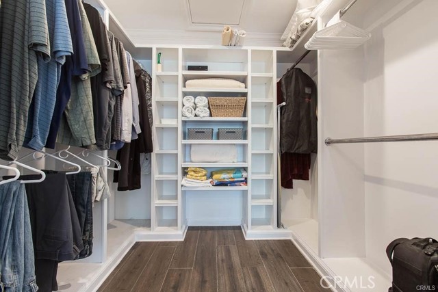 Detail Gallery Image 5 of 6 For 16009 Acre St, North Hills,  CA 91343 - 4 Beds | 3 Baths