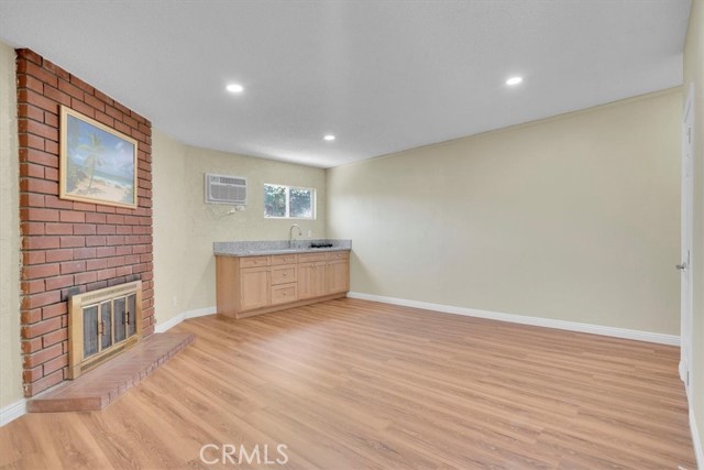 Image 24 of 41 For 9241 Vicki Drive