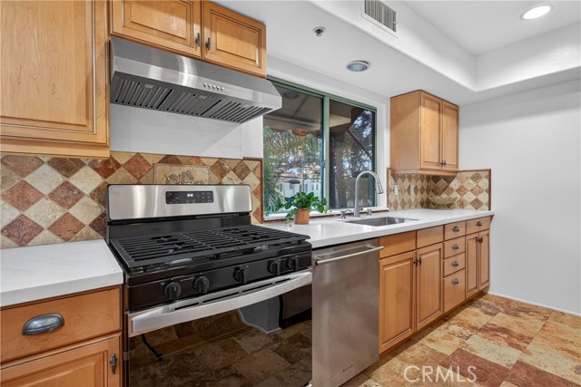 Detail Gallery Image 18 of 69 For 4301 Los Feliz #12,  Los Angeles,  CA 90027 - 2 Beds | 3 Baths