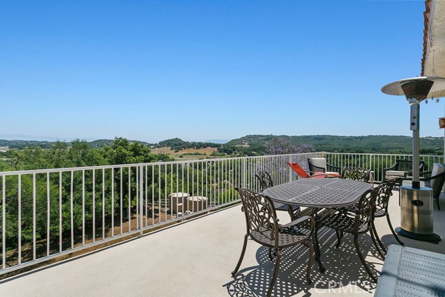 18380 Avenida Caleta, Murrieta CA: https://media.crmls.org/medias/95328af5-cc94-4751-98b7-381c9172200c.jpg
