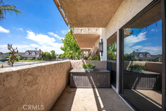 12300 Montecito Road, Seal Beach CA: https://media.crmls.org/medias/9532e3fb-23c5-48ca-8342-3a940873ae36.jpg