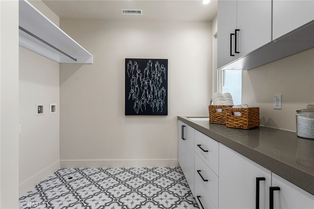 953350c3 Ed75 41d4 B85b 7983f04a956e