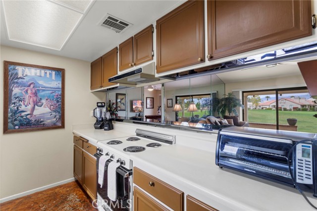 Detail Gallery Image 12 of 51 For 77050 Pauma Valley Way, Palm Desert,  CA 92211 - 2 Beds | 2 Baths