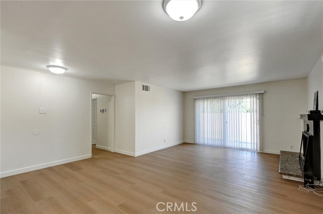 Detail Gallery Image 5 of 16 For 2197 Larchmont St, Pomona,  CA 91767 - 3 Beds | 2 Baths