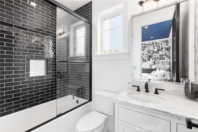 4164 Sunnyslope Avenue, Sherman Oaks CA: https://media.crmls.org/medias/9533ffa8-d8c5-4ee4-95d5-9a07099ae2a9.jpg
