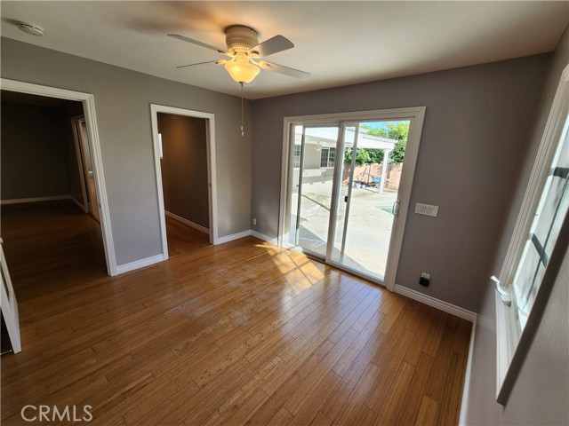 Detail Gallery Image 22 of 34 For 22240 Burton, Canoga Park,  CA 91304 - 4 Beds | 3 Baths