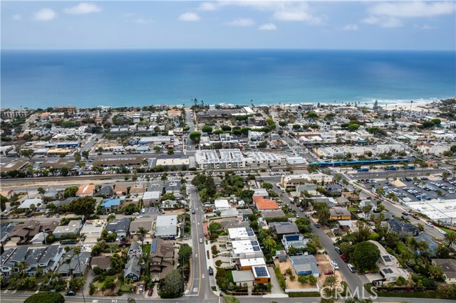 68 E F Street, Encinitas CA: https://media.crmls.org/medias/953470a0-5134-4c3e-9b03-1d5b87398450.jpg