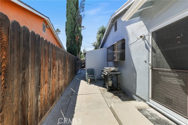 22440 Schoolcraft St., West Hills CA: https://media.crmls.org/medias/95349f5e-0e0e-41e7-8da9-9fe4cef48f1c.jpg