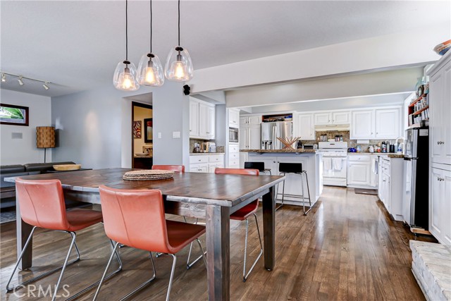 713 29th Street, Manhattan Beach, California 90266, 4 Bedrooms Bedrooms, ,2 BathroomsBathrooms,Residential,Sold,29th,SB24096062