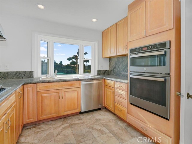 Detail Gallery Image 9 of 28 For 6960 Verde Ridge Rd, Rancho Palos Verdes,  CA 90275 - 5 Beds | 2/1 Baths