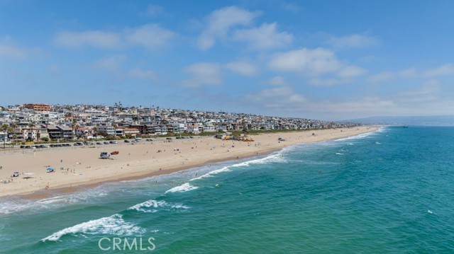 Detail Gallery Image 4 of 36 For 129 Moonstone St, Manhattan Beach,  CA 90266 - 3 Beds | 4 Baths
