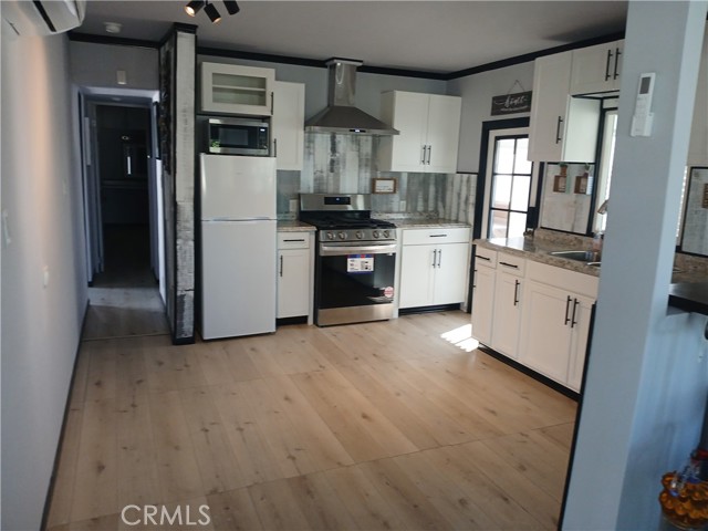 Detail Gallery Image 3 of 8 For 281 Santa Clara Cir, Hemet,  CA 92543 - 2 Beds | 1 Baths