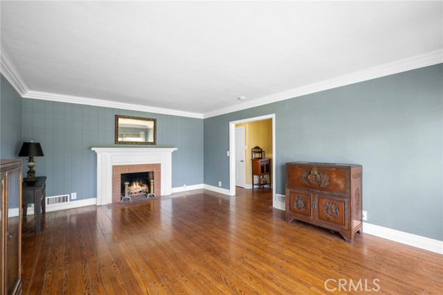 13617 Bassett Street, Valley Glen CA: https://media.crmls.org/medias/9536322c-353d-488e-9dbb-110640106447.jpg