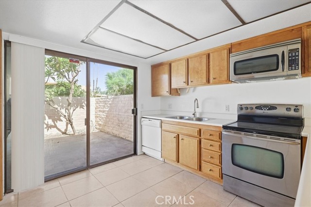 5798 Los Coyotes Drive, Palm Springs, CA 92264