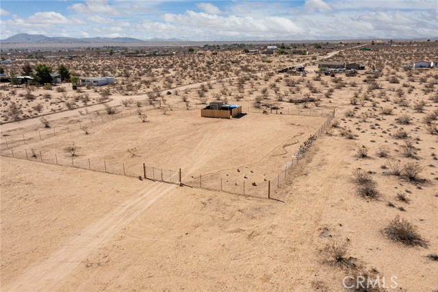 1234 Castillo Road, Landers CA: https://media.crmls.org/medias/95372bf4-89f4-4de3-8af6-ab635a61c1a8.jpg