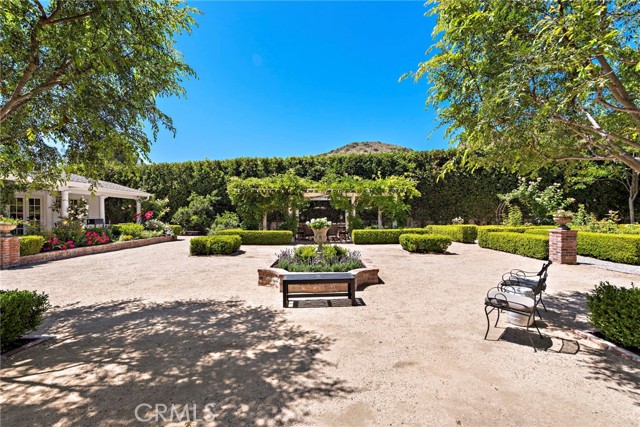 10991 Meads, Orange CA: https://media.crmls.org/medias/95372edd-f2d5-4d0c-a54f-cb3281104bf4.jpg