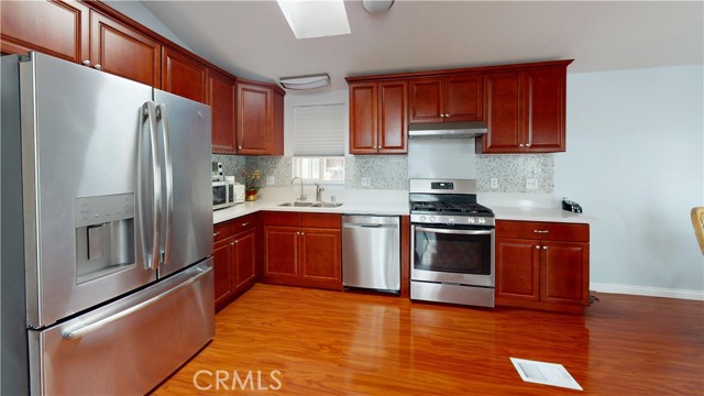 Detail Gallery Image 3 of 36 For 6301 Warner Ave #5,  Huntington Beach,  CA 92647 - 3 Beds | 2 Baths