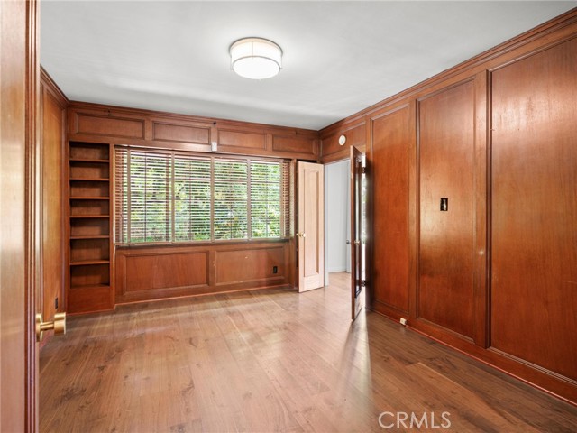 5405 Black Oak Drive, Los Angeles CA: https://media.crmls.org/medias/95376208-319e-469b-847f-9def1570ad63.jpg