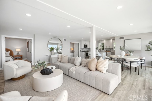 32091 Virginia Way, Laguna Beach CA: https://media.crmls.org/medias/953763f0-e79b-435b-8087-26982a8ca9b7.jpg