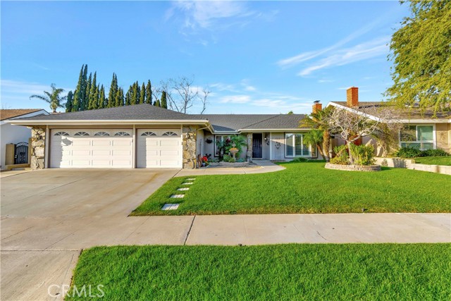 Detail Gallery Image 1 of 1 For 727 E Chestnut Ave, Orange,  CA 92867 - 4 Beds | 2 Baths