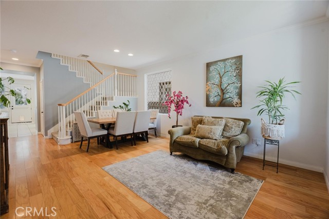 Detail Gallery Image 3 of 40 For 23346 Clearwater Ln, Valencia,  CA 91355 - 4 Beds | 2/1 Baths