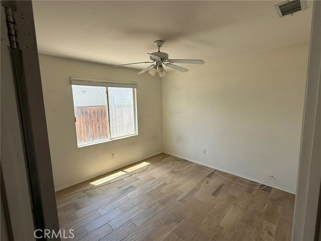 13240 Mugu Court, Apple Valley CA: https://media.crmls.org/medias/9537dac8-6ff9-4292-b130-bac0adfdf8d5.jpg
