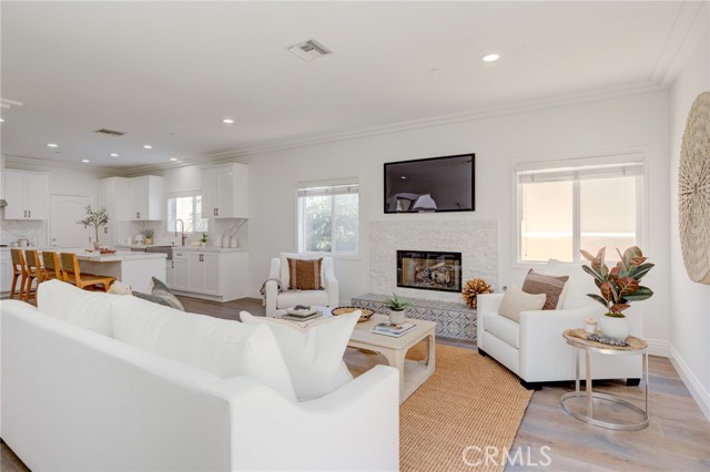 2220 Gates Avenue, Redondo Beach, California 90278, 4 Bedrooms Bedrooms, ,2 BathroomsBathrooms,Residential,Sold,Gates,SB21194759