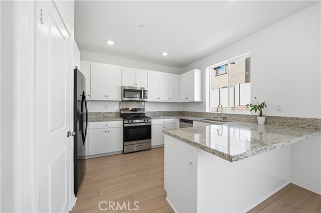 Detail Gallery Image 13 of 51 For 36631 Camino Springs, Murrieta,  CA 92563 - 4 Beds | 3 Baths