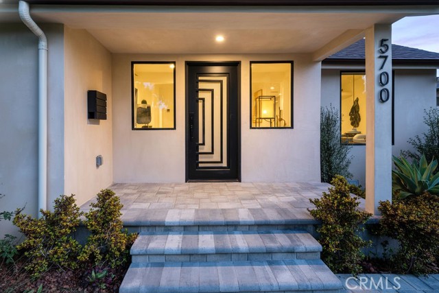 Detail Gallery Image 4 of 53 For 5700 Vista Del Monte, Sherman Oaks,  CA 91411 - 3 Beds | 2 Baths