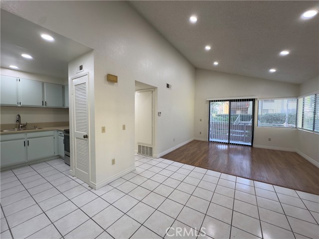 Detail Gallery Image 12 of 30 For 22800 Hilton Head Dr #304,  Diamond Bar,  CA 91765 - 2 Beds | 2 Baths