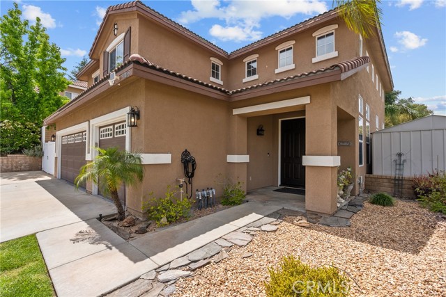 30463 Vineyard Lane, Castaic CA: https://media.crmls.org/medias/95390939-92ed-4fa6-ad70-a5bcde3e0540.jpg