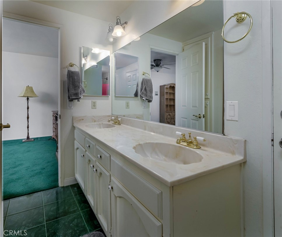 MLS #OC25274602 image #21