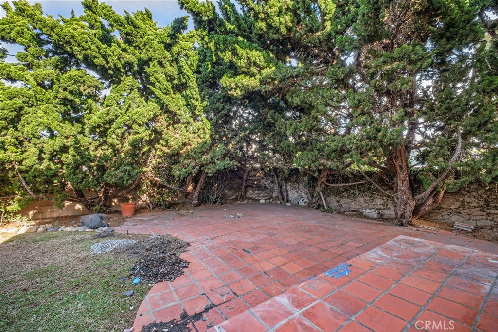 https://media.crmls.org/medias/953a1fba-f3a1-4faa-86a0-f0b8e14ecd99.jpg?preset=X-Large