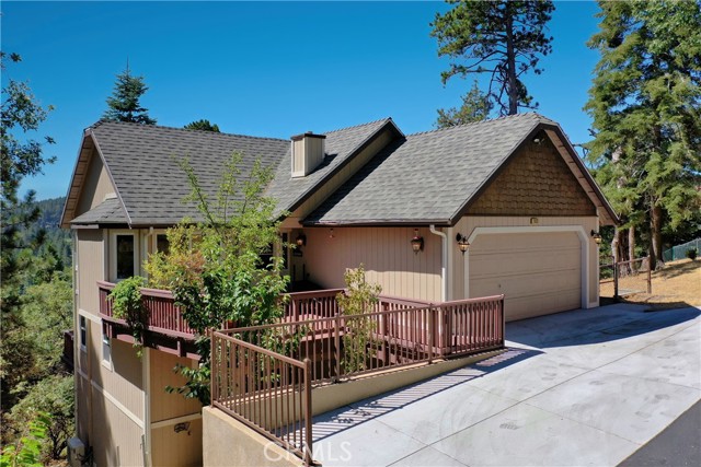 Detail Gallery Image 1 of 18 For 26520 Walnut Hills Dr, Lake Arrowhead,  CA 92391 - 3 Beds | 2/1 Baths