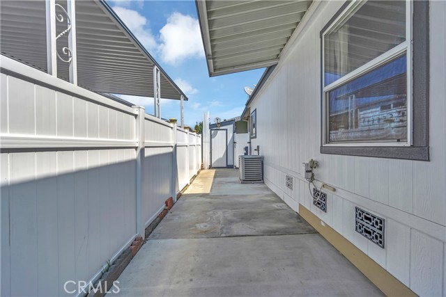 Detail Gallery Image 7 of 44 For 209 Road Runner Ln, Fountain Valley,  CA 92708 - 3 Beds | 2 Baths