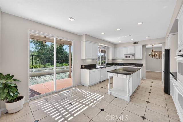 Detail Gallery Image 18 of 75 For 45339 Tiburcio, Temecula,  CA 92592 - 5 Beds | 3 Baths