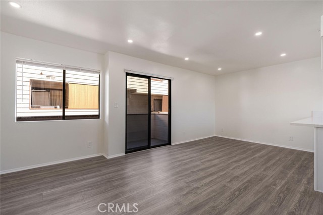 1129 Linden Avenue, Glendale CA: https://media.crmls.org/medias/953ba29e-938e-4c95-95cf-691ece5e8b90.jpg