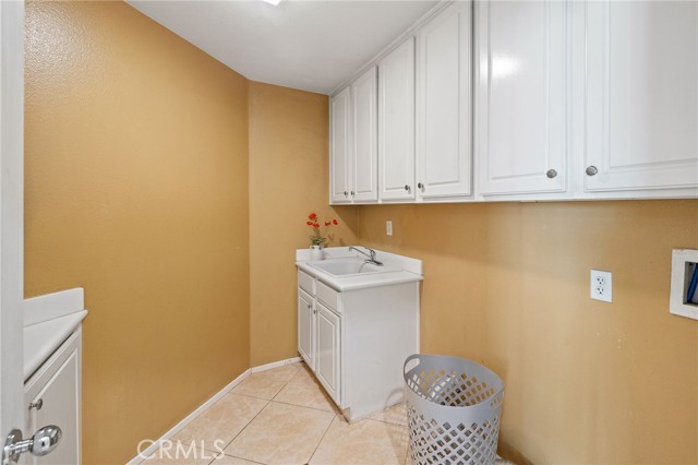 2394 Old Heritage Road, Riverside CA: https://media.crmls.org/medias/953bf147-522d-48b1-8ad2-e4878e16d68a.jpg